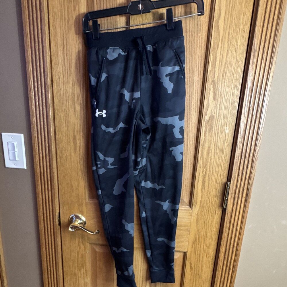 Youth Medium Under Armor Black And Gray Camo Athletic Pants